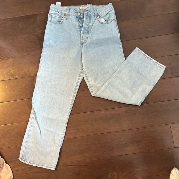 Levi’s ribcage straight ankle Jean NWOT - Picture 2 of 5